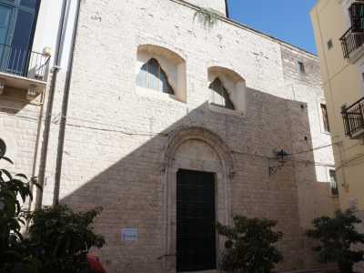 Ci lasciamo il duomo alle spalle per giungere in piazza Francesco Speranza. Di fronte a noi si staglia l�ex convento dei Domenicani, che conserva una chiesa ancora attiva, quella di San Domenico